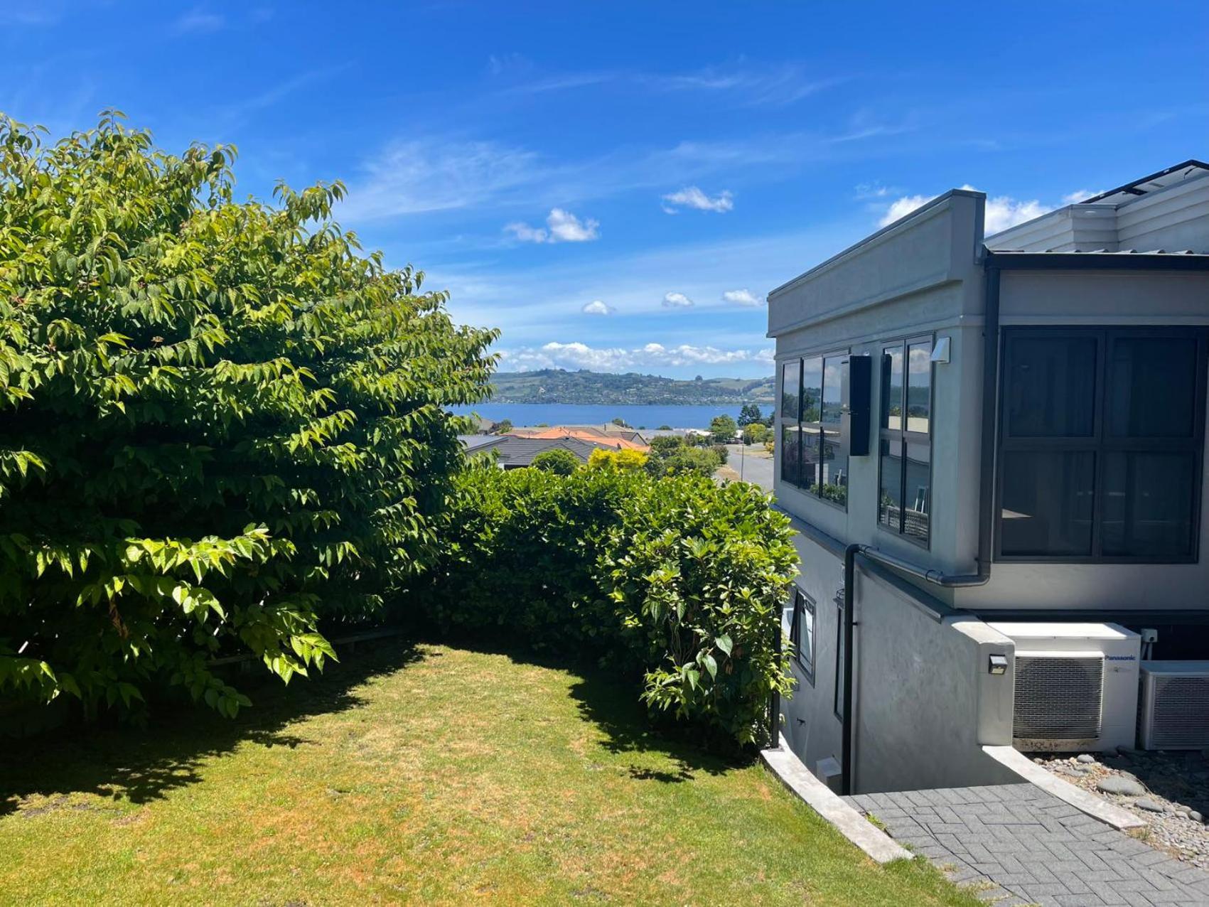 Lake Taupo Holiday Home Buitenkant foto